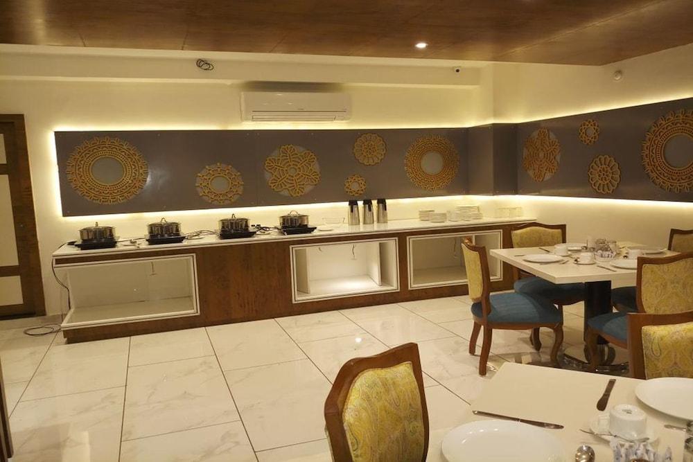 Hotel Narayanam Kota  Zewnętrze zdjęcie